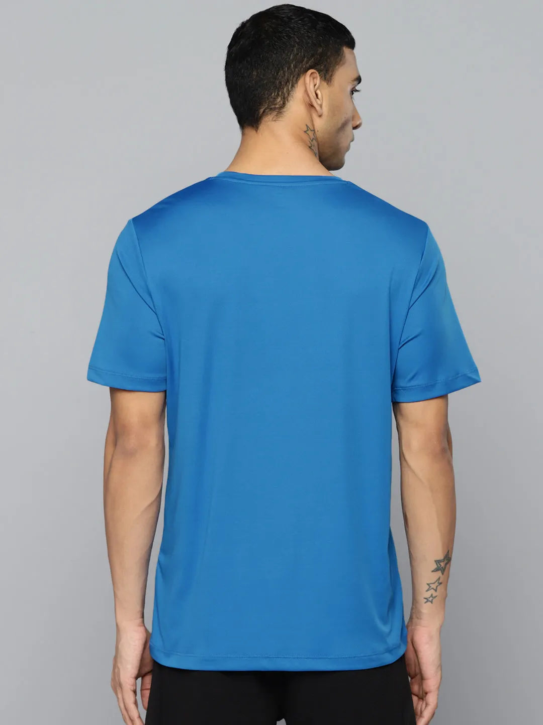 Alcis Men Blue Solid Slim Fit Wonder T-shirt