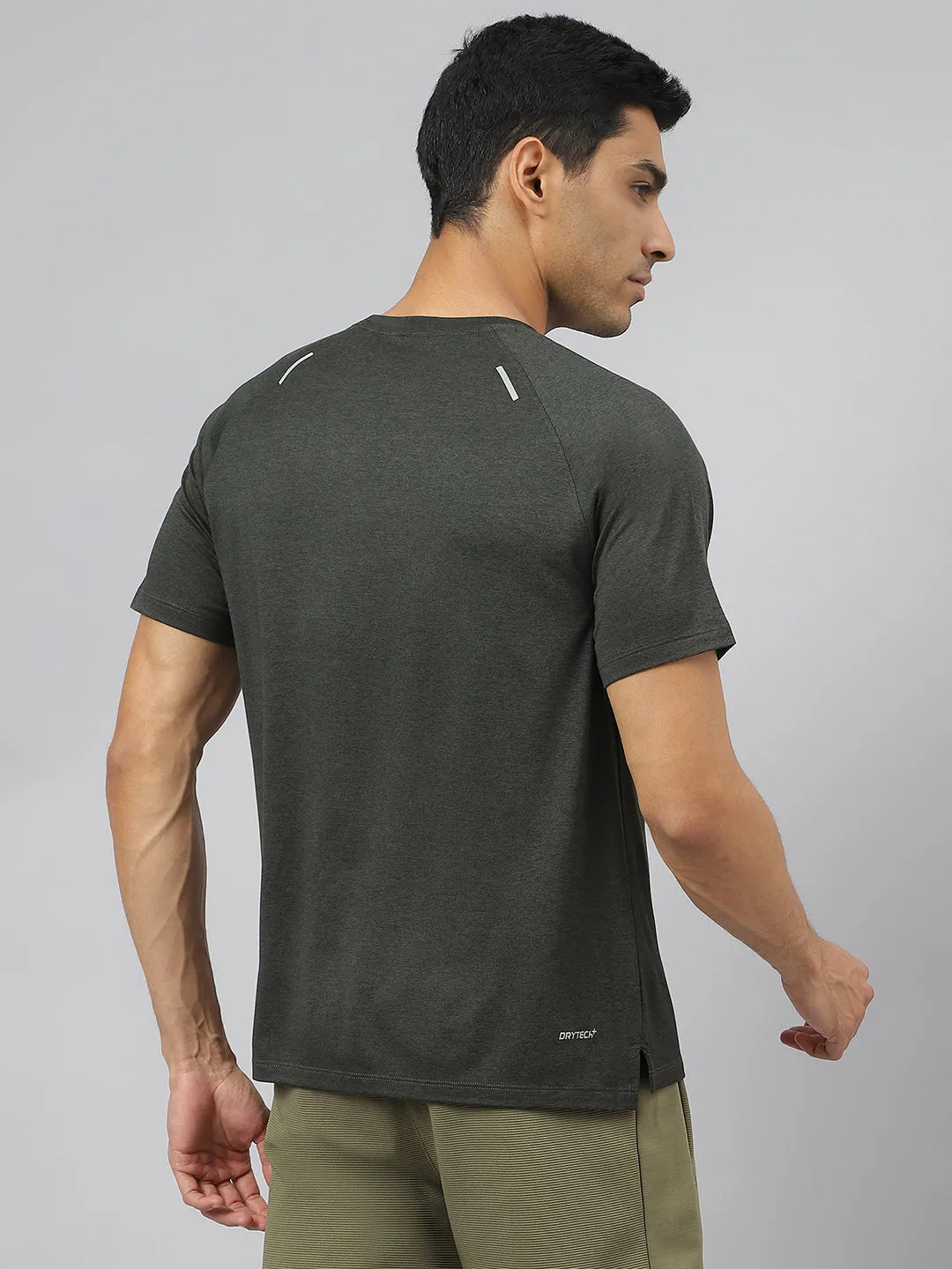 Alcis Men Olive & Black Soft-Tech Anti-Static Slim-Fit Athleisure T-Shirt