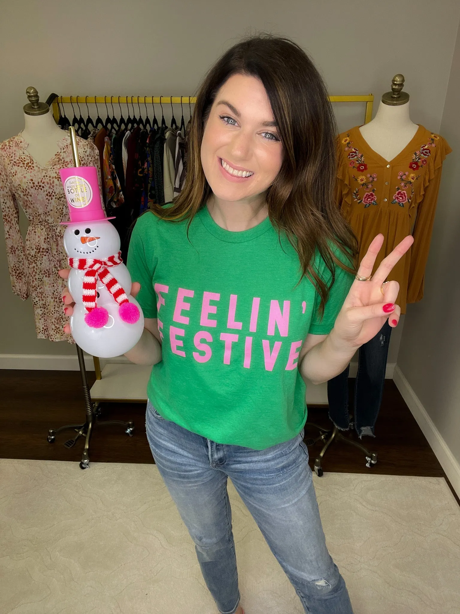 *BELLES & DOORBUSTER* Feelin' Festive Tee