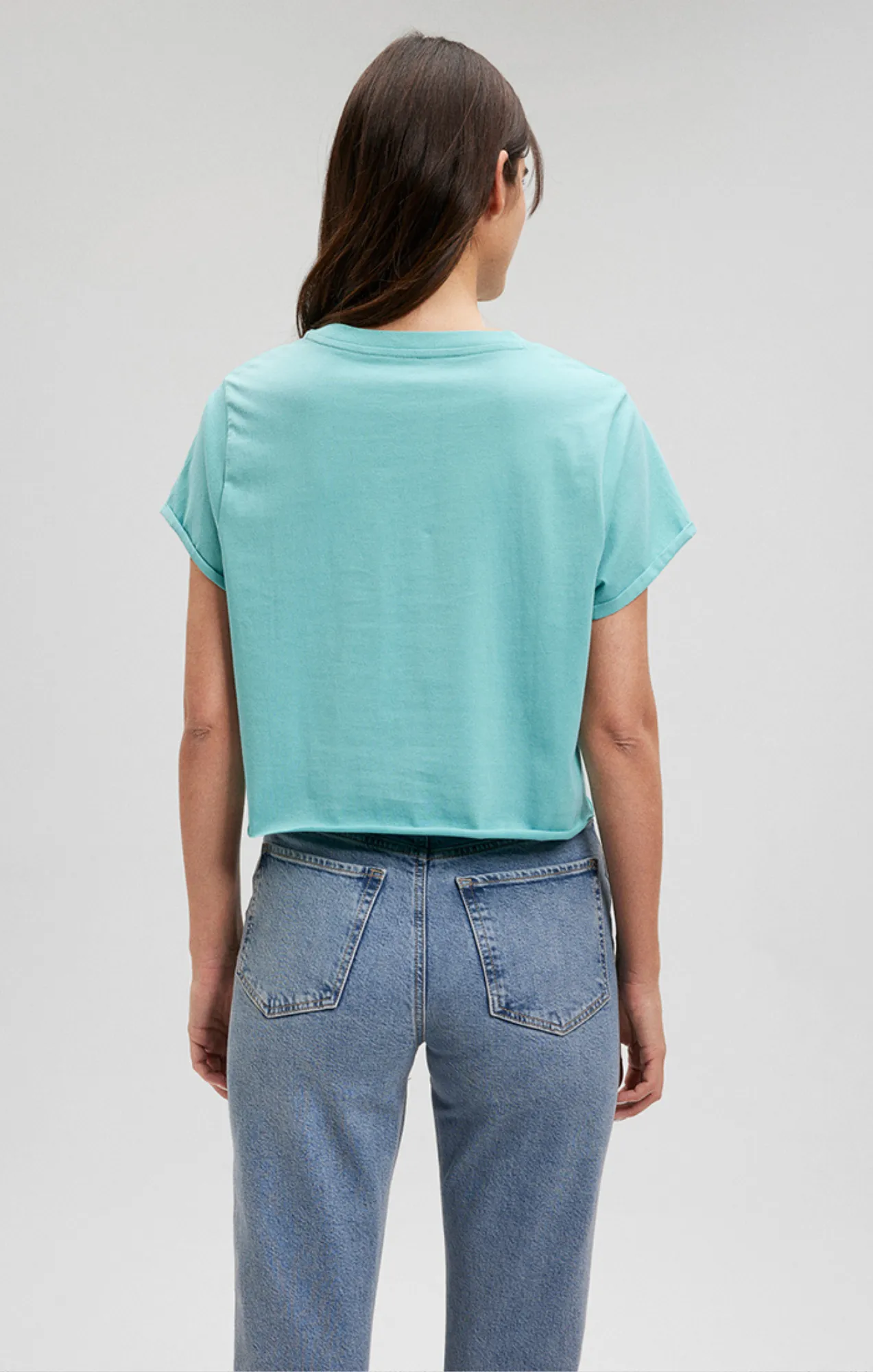 CROPPED CUT OFF T-SHIRT IN AQUA SEA