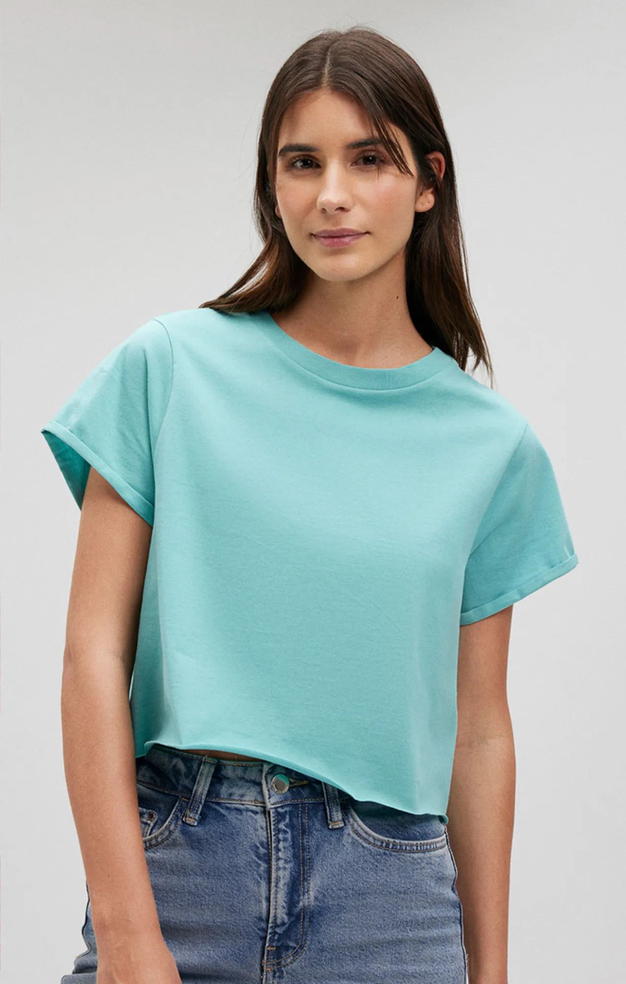 CROPPED CUT OFF T-SHIRT IN AQUA SEA