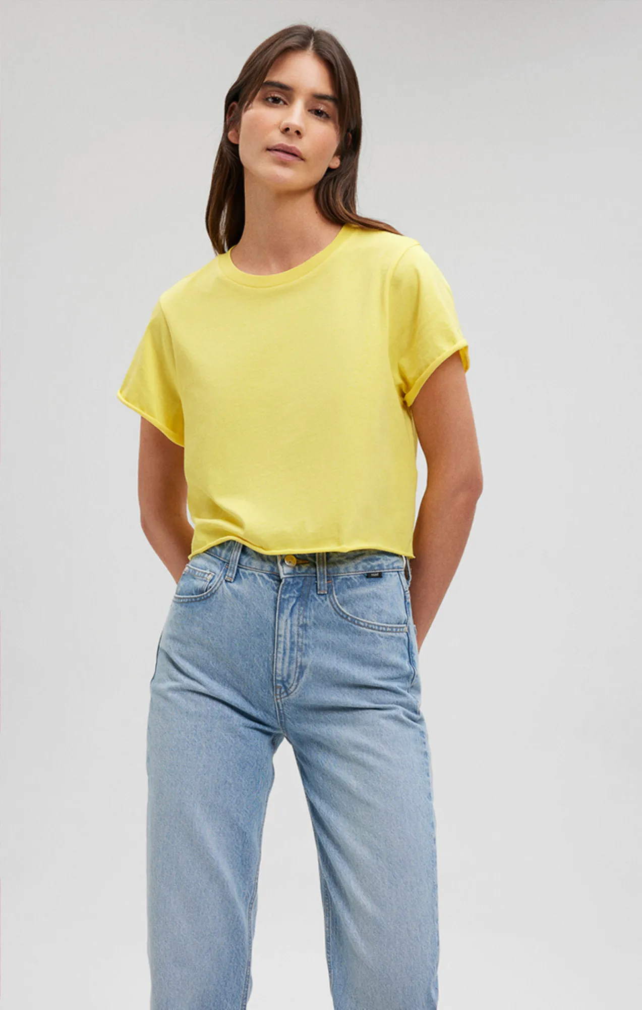 CROPPED CUT OFF T-SHIRT IN HABANERO GOLD