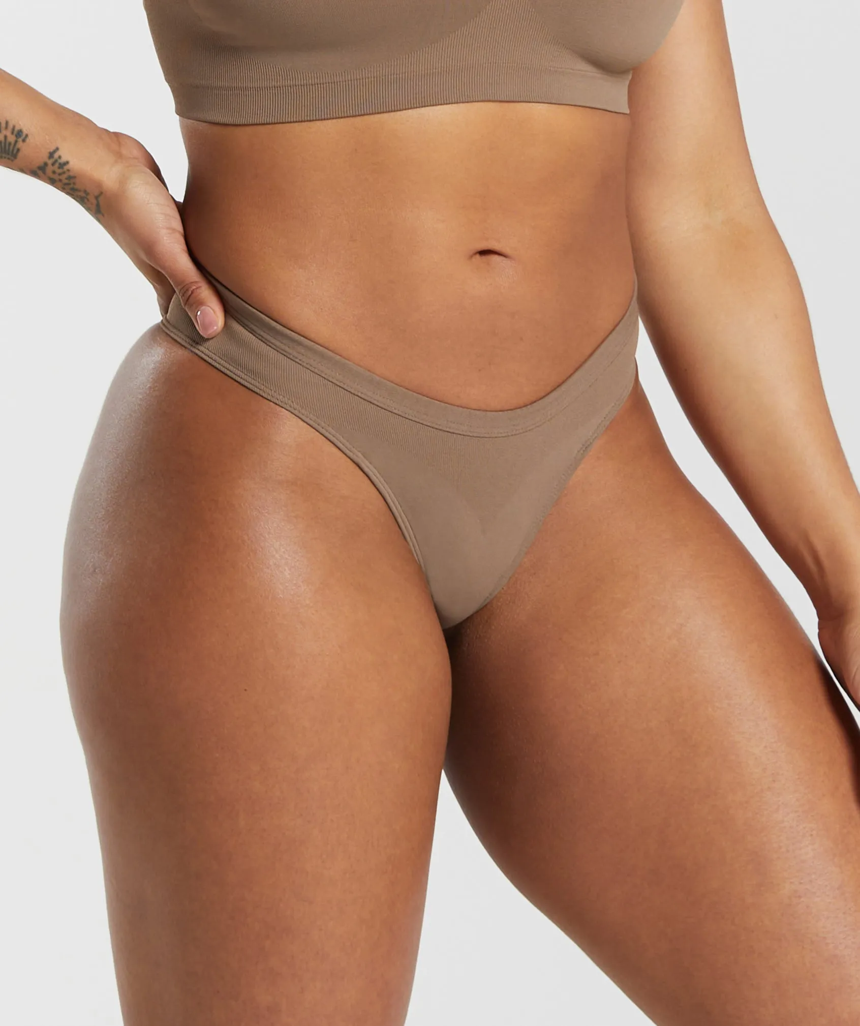 Gymshark Seamless Dipped Front Thong - Soul Brown