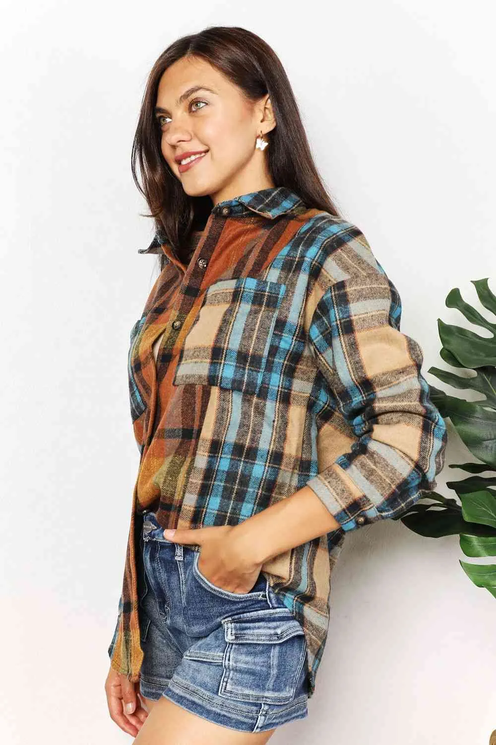 Plaid Print Curved Hem Shacket with Breast Pockets